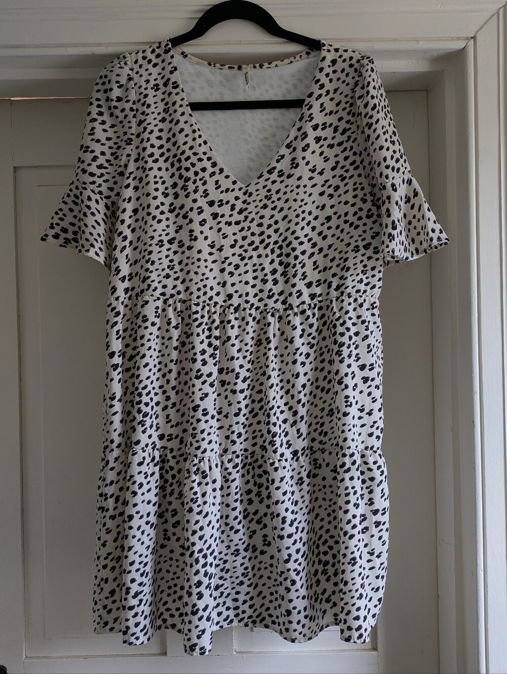 Beeson River Maternity Snow Leopard Print Mini Dress w/ Flutter Sleeves- S/M - Picture 1 of 7